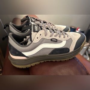 Vans UltraRange MTE - Women’s 7.5